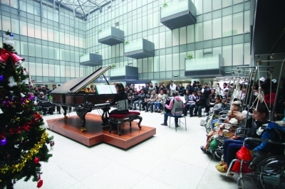 鼓楼医院举办圣诞音乐会