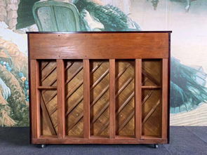 钢琴知识 钢琴的外壳样式 颜色与规格有什么关系吗